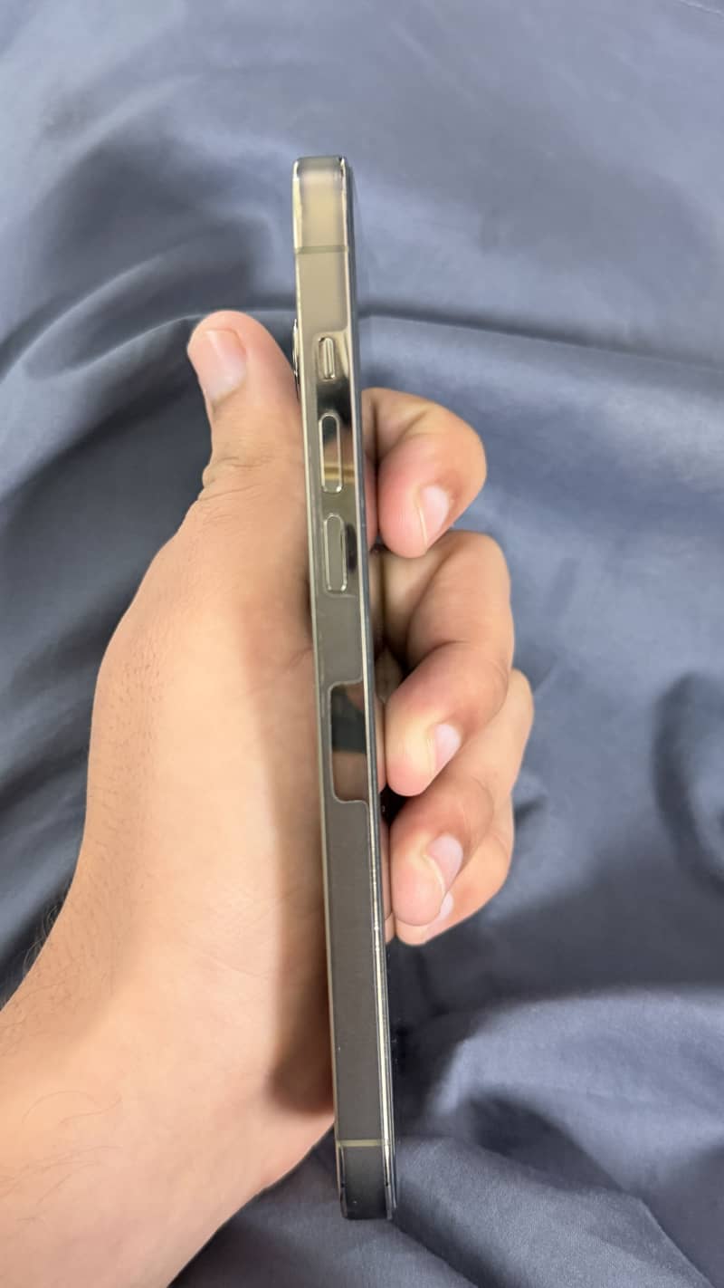 Apple iPhone 14 Pro Max 2