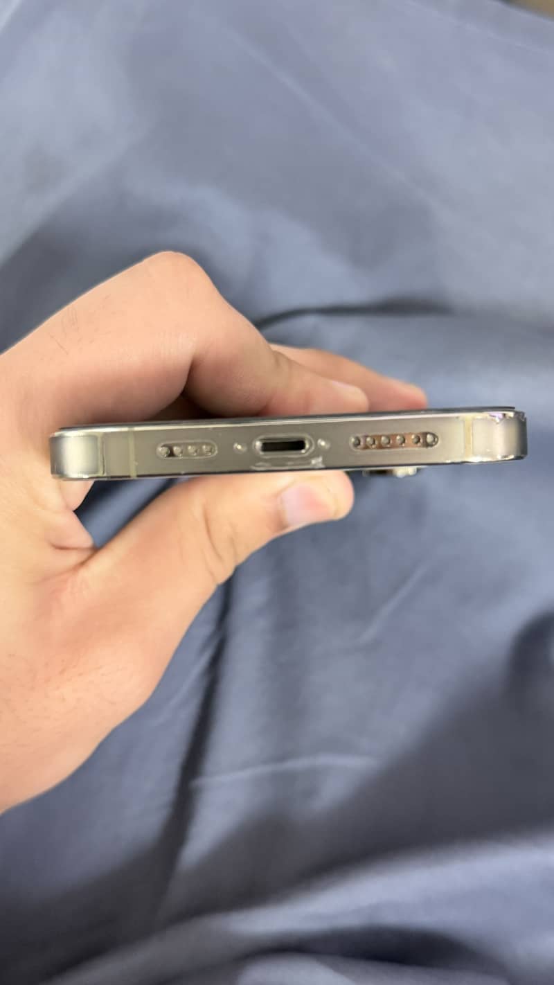 Apple iPhone 14 Pro Max 4