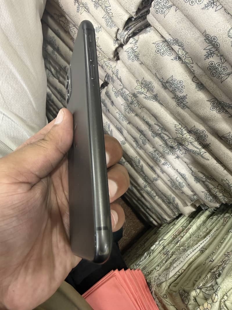 Apple iPhone 11 5
