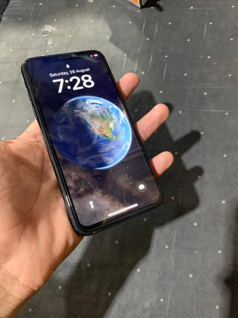 Apple iPhone X 0