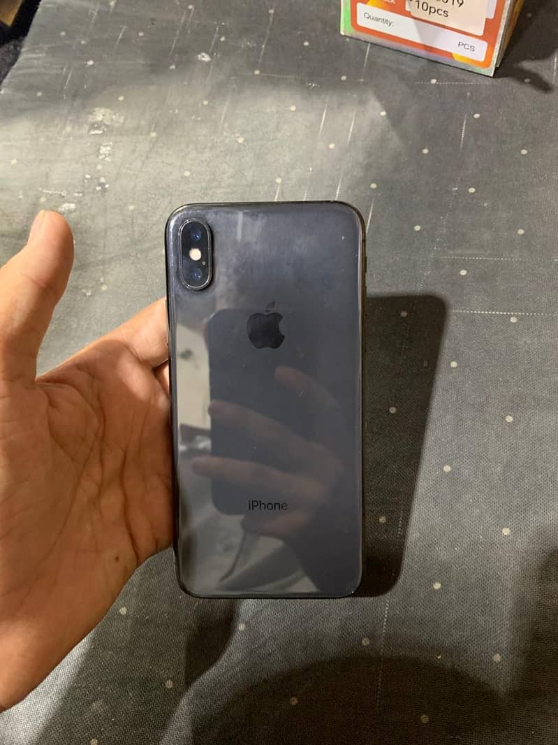 Apple iPhone X 4