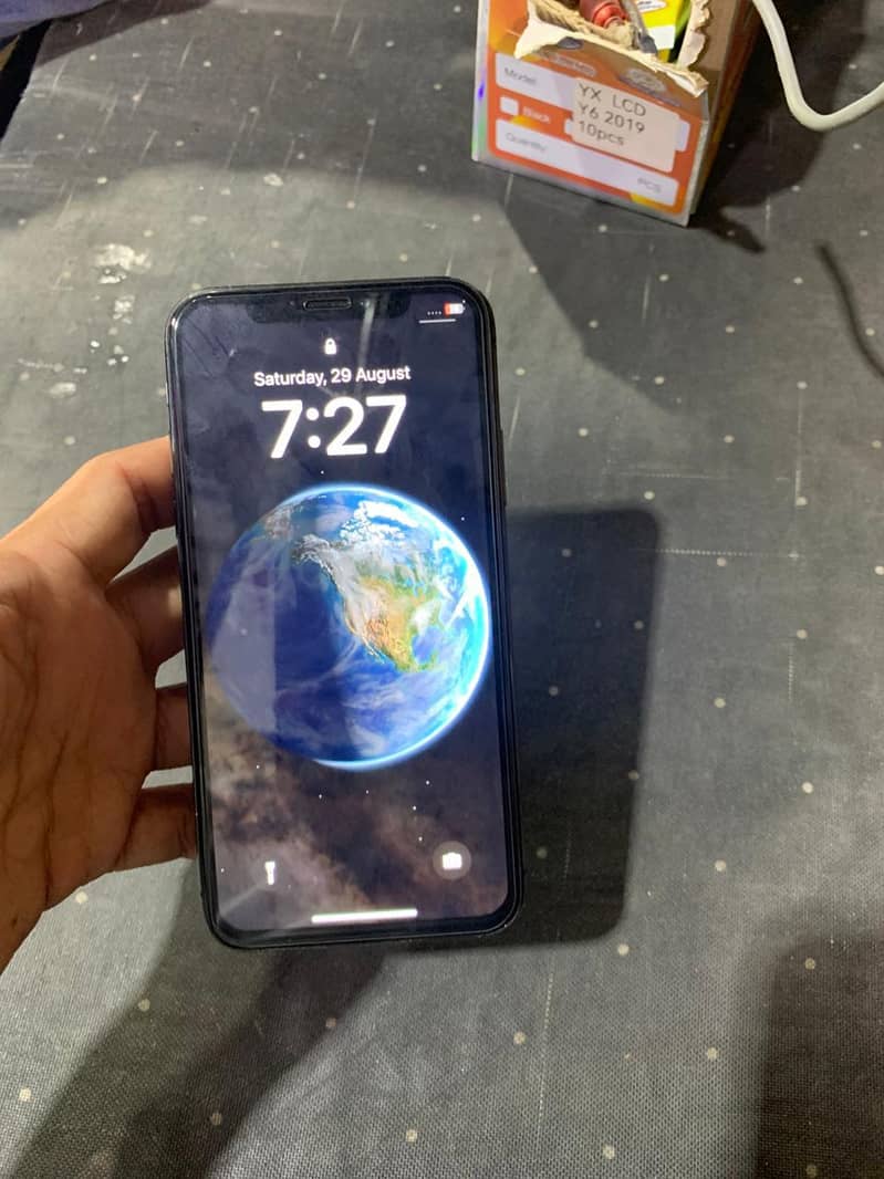 Apple iPhone X 5
