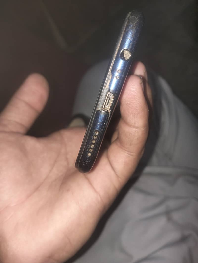 Realme 3 3