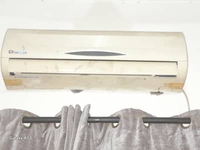 dawlance ac 1.0ton rarely used with remote in good condition
