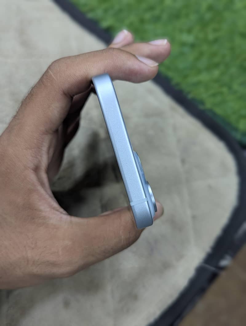 Apple iPhone 15 2