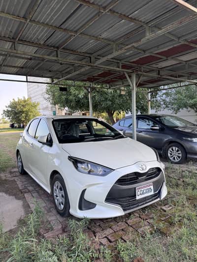 Toyota Yaris 21 / 24 | Total genuine B2B | Pearl white