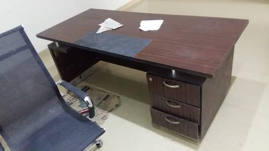 Heavy wood good quality office table and chair