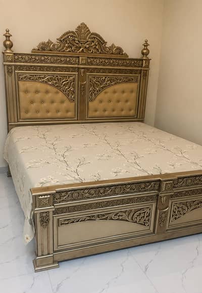 "Modern bedroom bed set, good condition good price