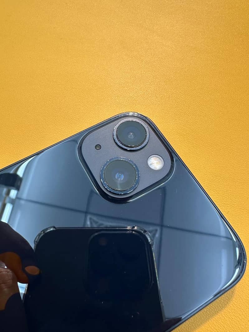 Apple iPhone 13 0