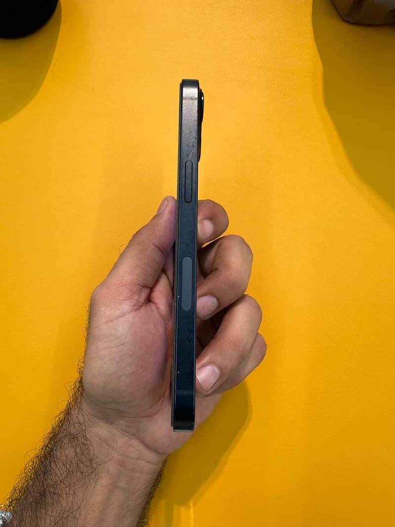 Apple iPhone 13 1