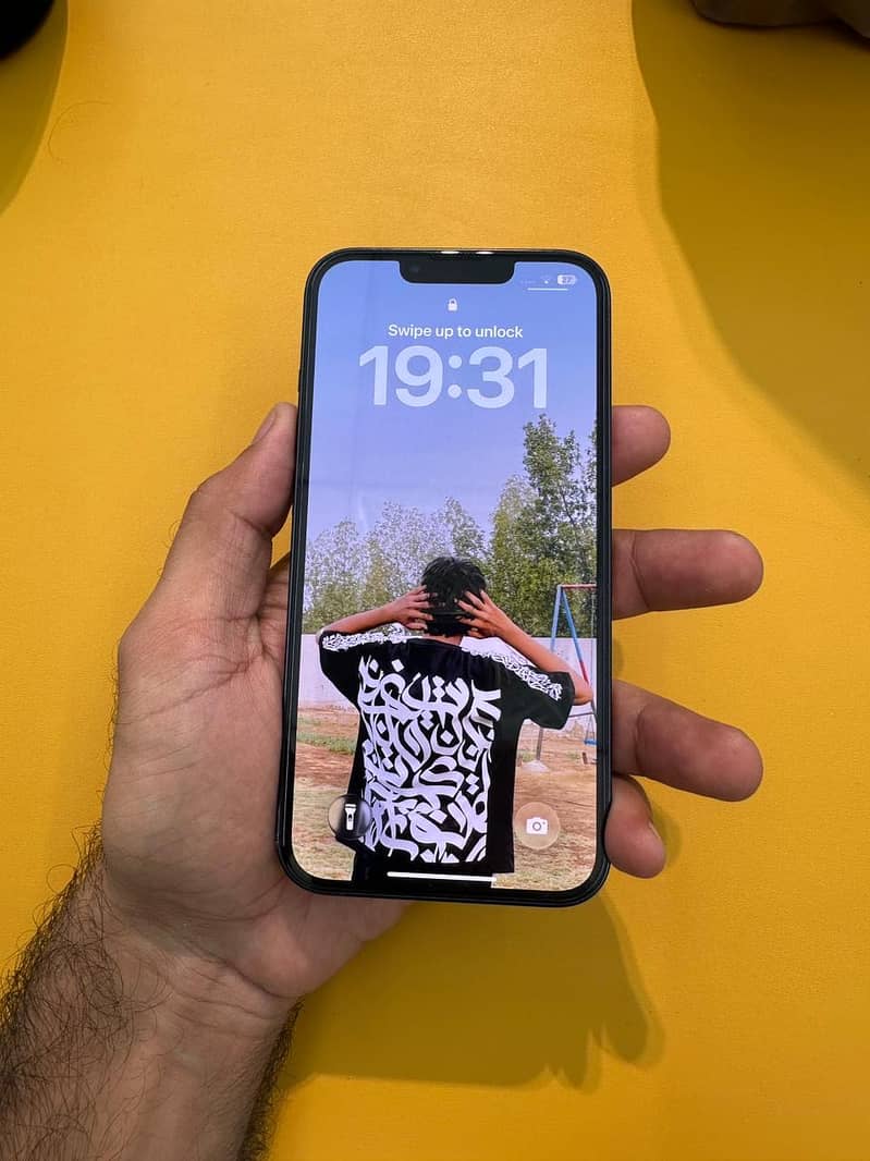 Apple iPhone 13 2