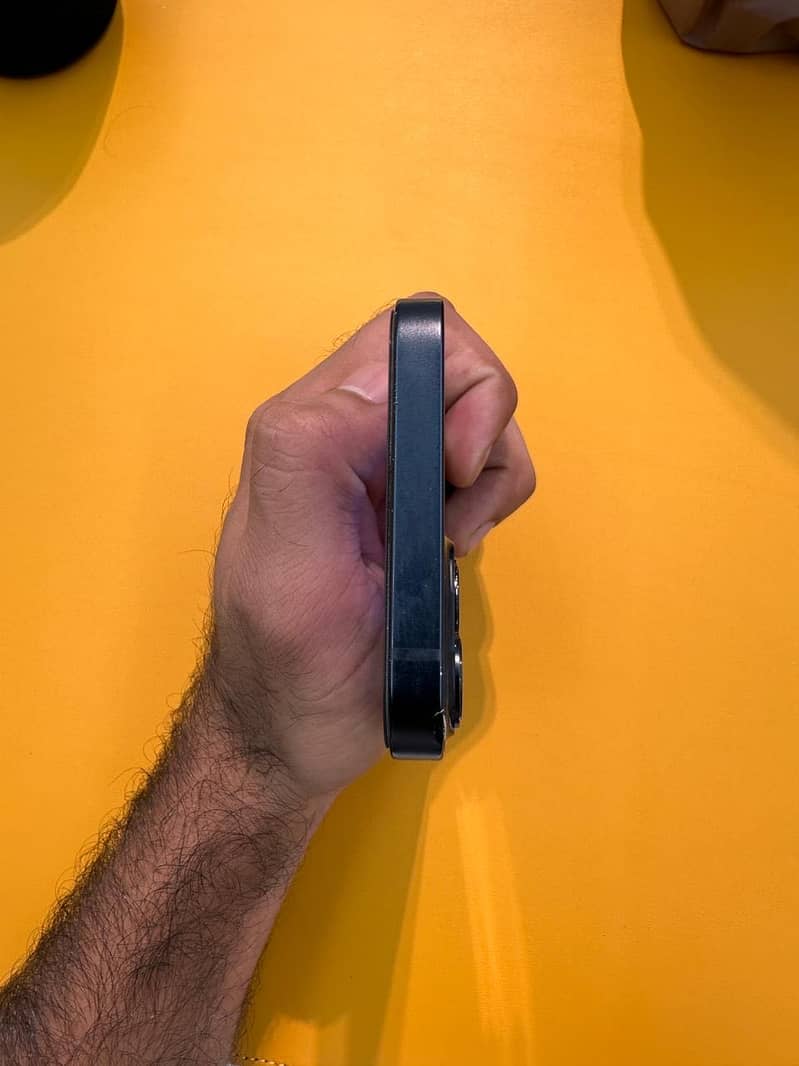 Apple iPhone 13 6