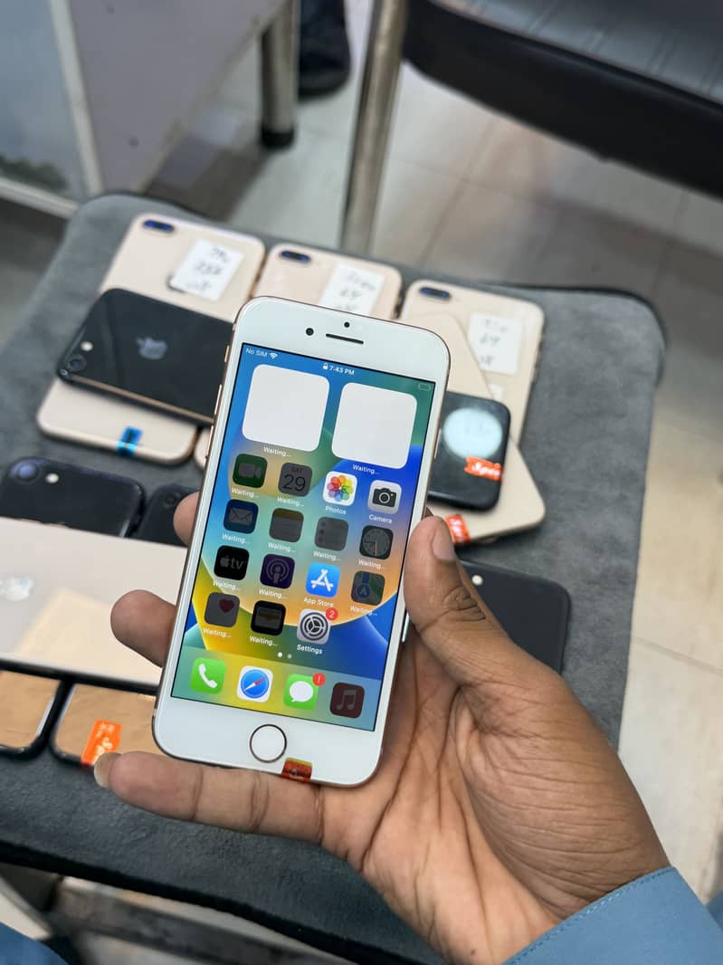 Apple iPhone 8 3