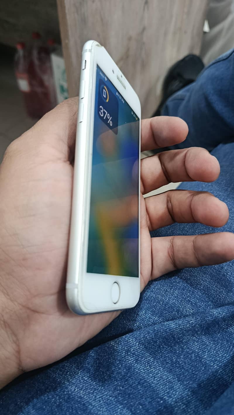 Apple iPhone 8 1