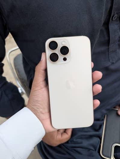 Apple iPhone 16 Pro Max
