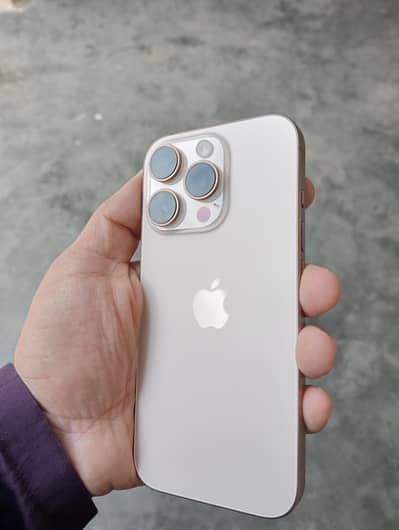 Apple iPhone 16 Pro