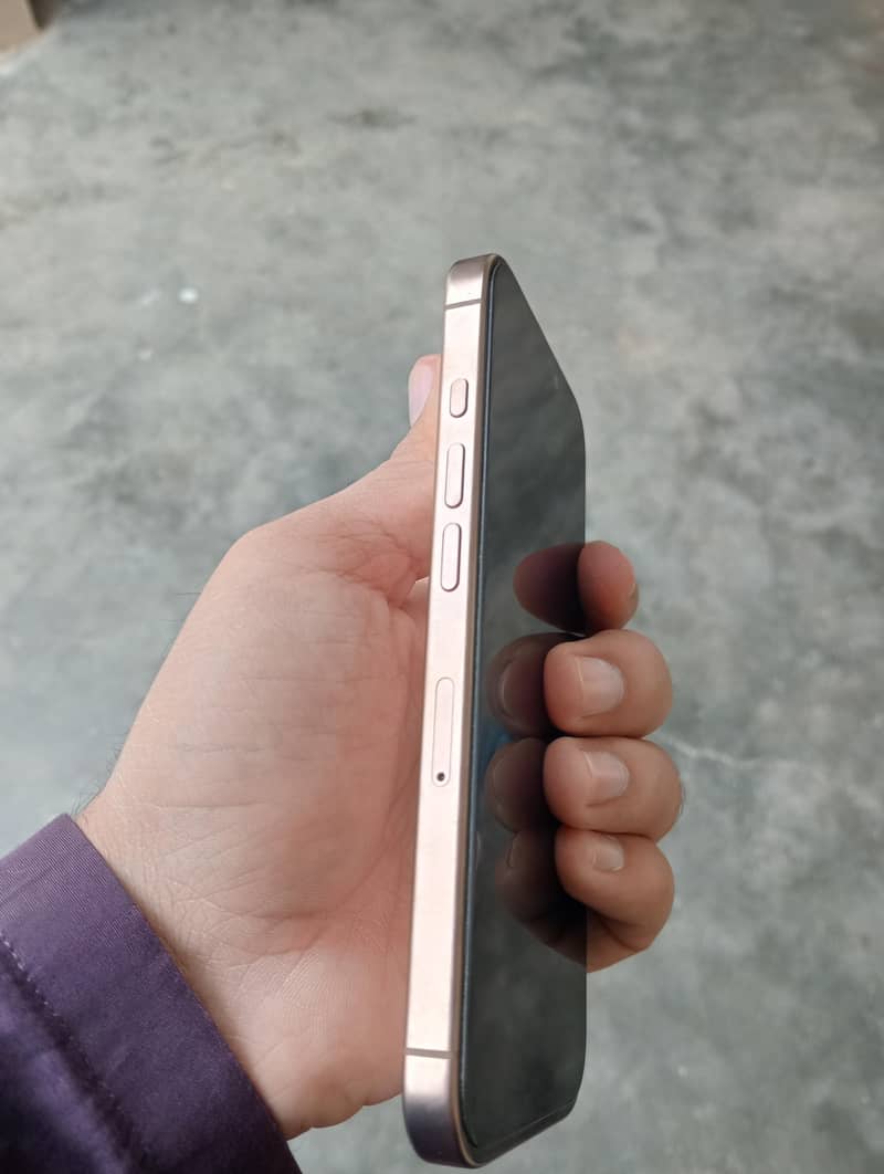 Apple iPhone 16 Pro 5