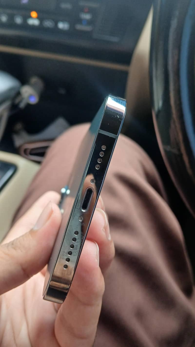 Apple iPhone 12 Pro Max 1