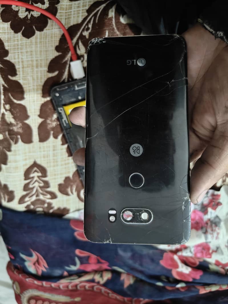 LG V30 5
