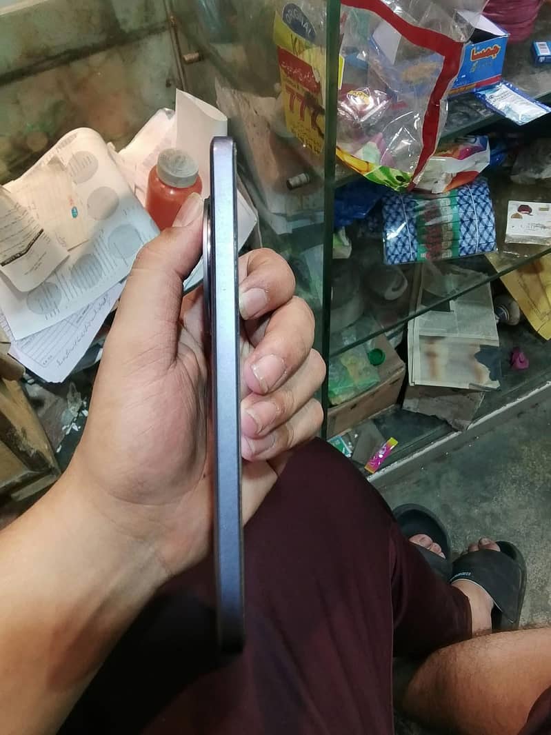 Realme 13 Plus 4