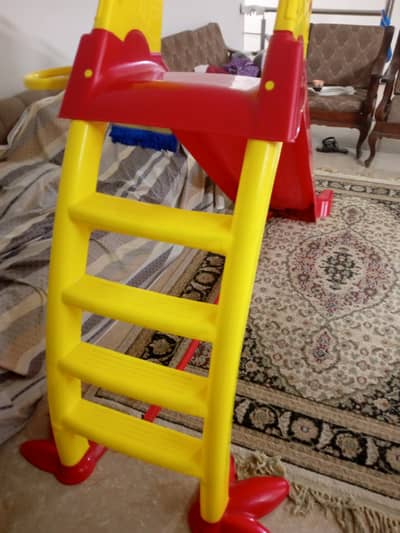 Plastic Slide contact on: 03348336937