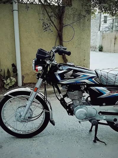 Honda CG 125 2025 Like Brand new - karachi | 0346-8875925