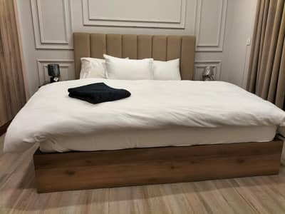 Artwood King size bed
