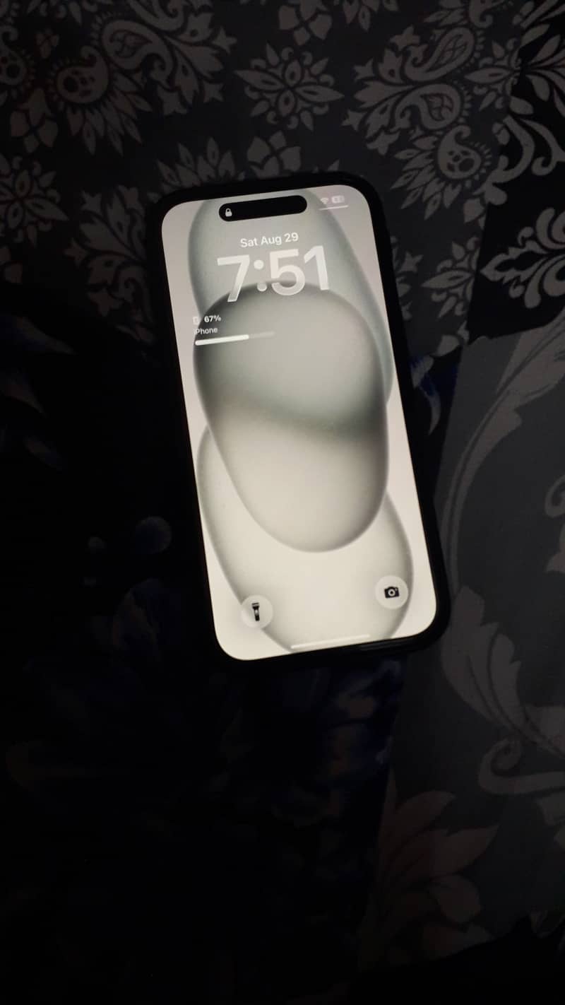 Apple iPhone 15 2