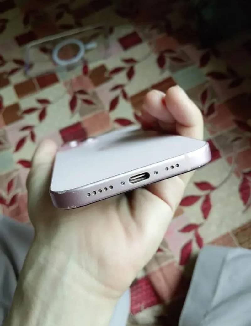 Apple iPhone 15 3