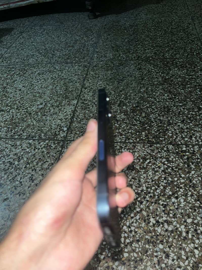 Apple iPhone 13 mini 1