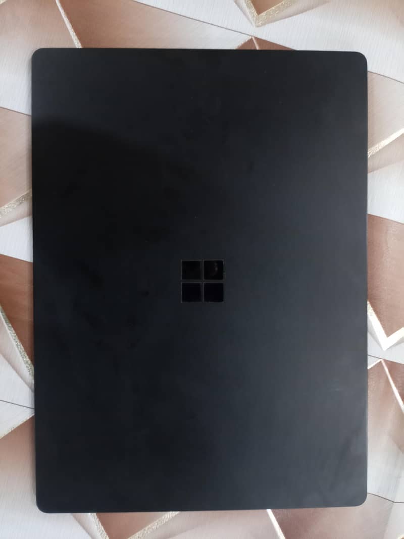Microsoft Laptop 1