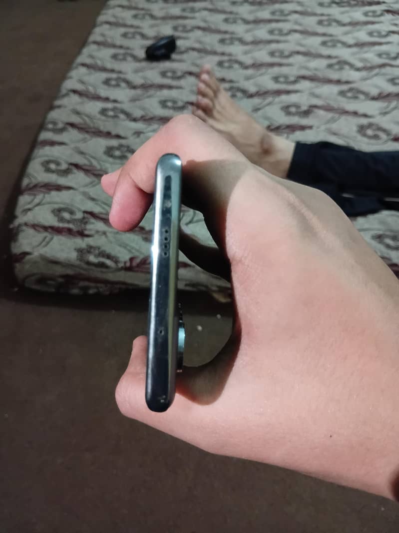 Tecno CAMON 40 Pro 6