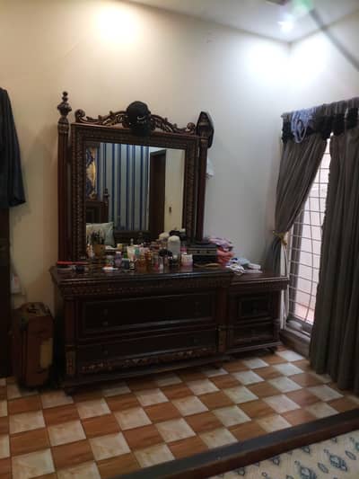bed set use furniture good condition
