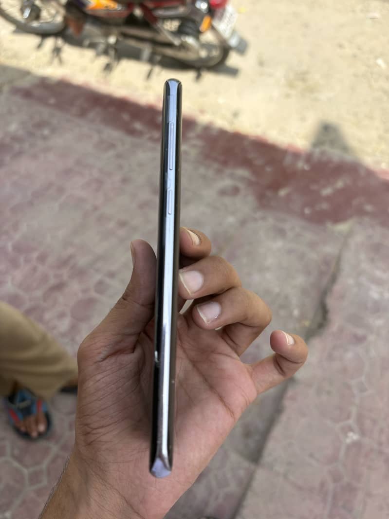 Samsung Mobile S8 Plus 2