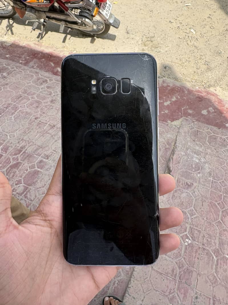 Samsung Mobile S8 Plus 3