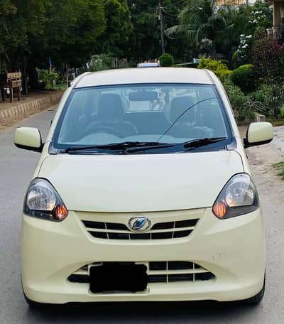 Daihatsu Mira 2012