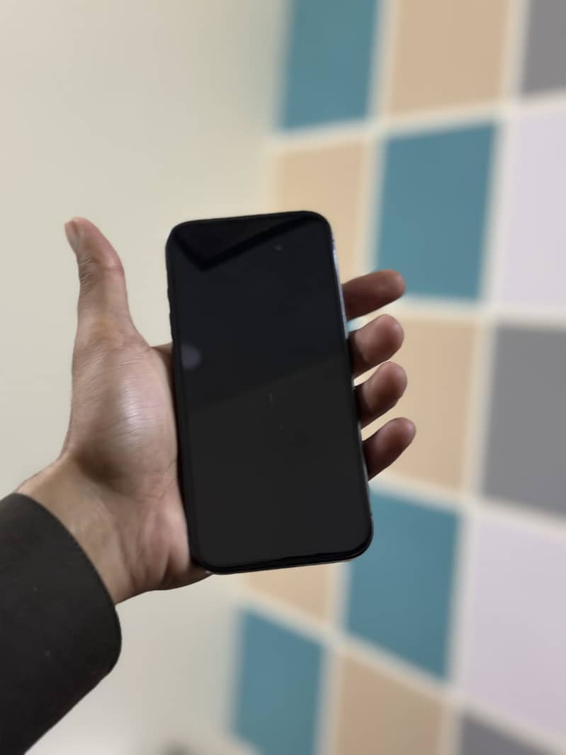 Apple iPhone 15 Pro 3