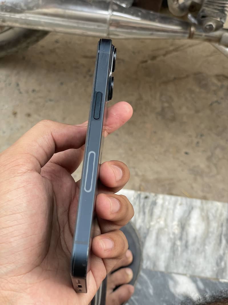 Apple iPhone 14 2
