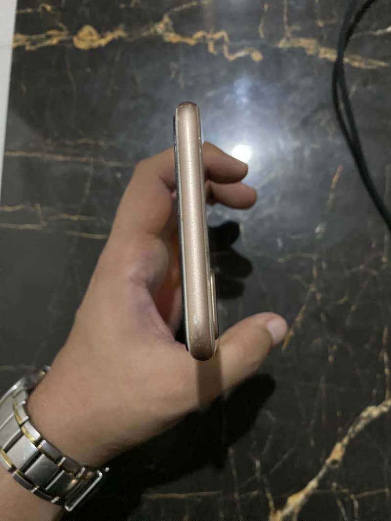iPhone 8 Plus JV 64GB 4