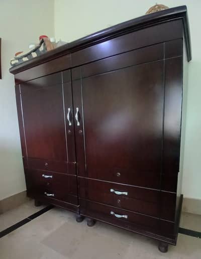 Wooden 2-Door Wardrobe / Almari