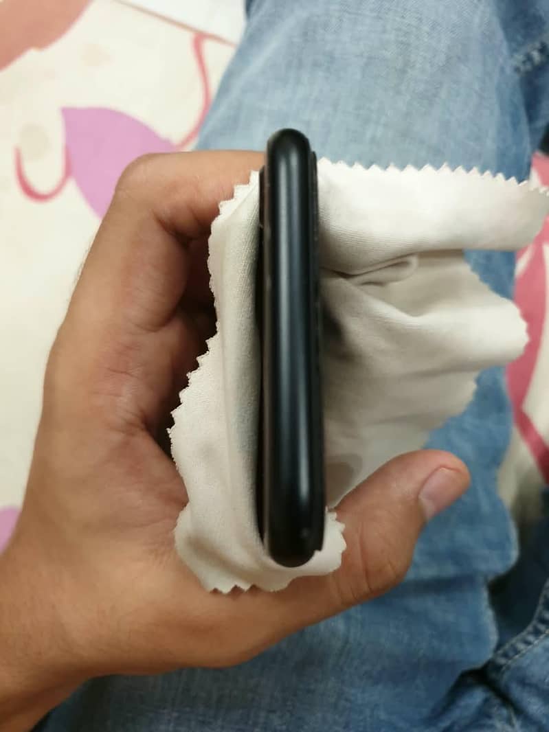 Apple iPhone SE 6