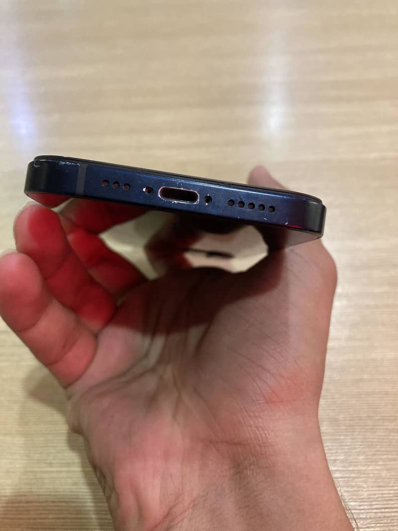 Apple iPhone 12 3