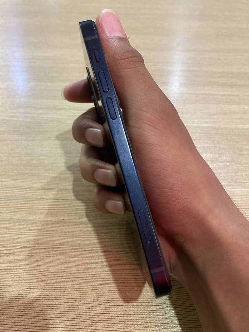 Apple iPhone 12 5