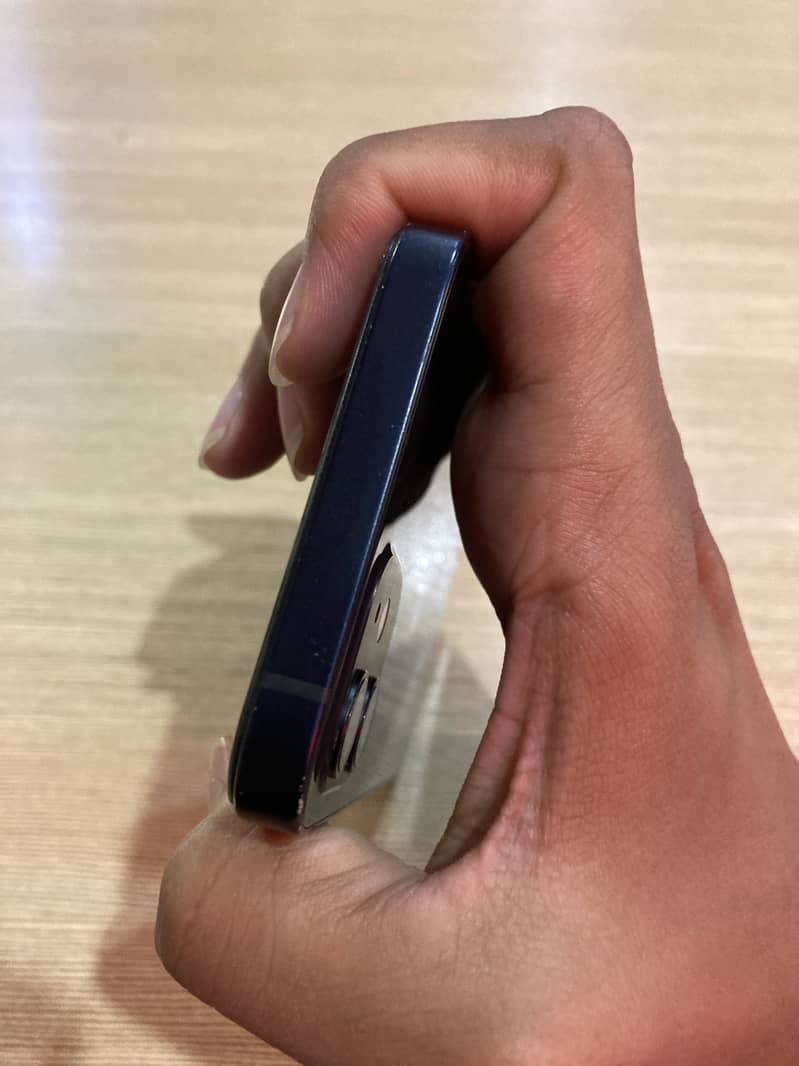 Apple iPhone 12 6