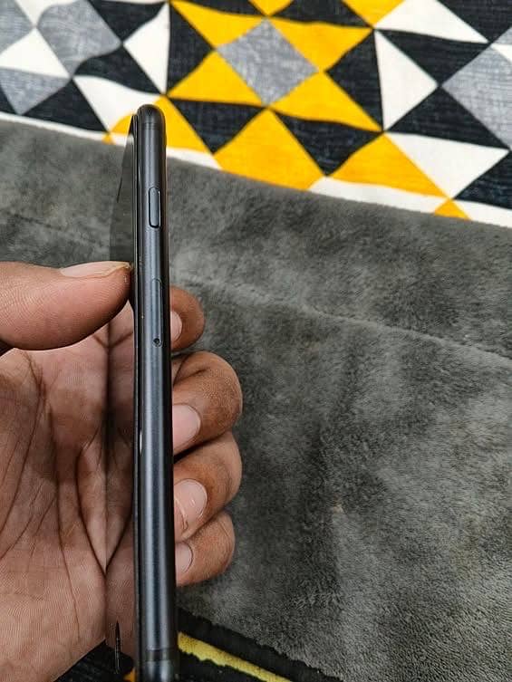 Apple iPhone SE 6