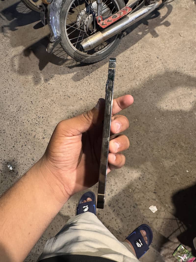 Apple iPhone 12 Pro Max 0
