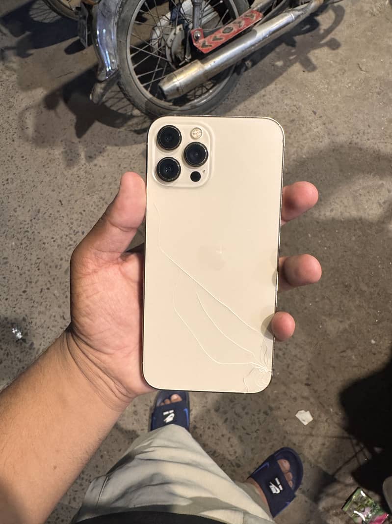Apple iPhone 12 Pro Max 3