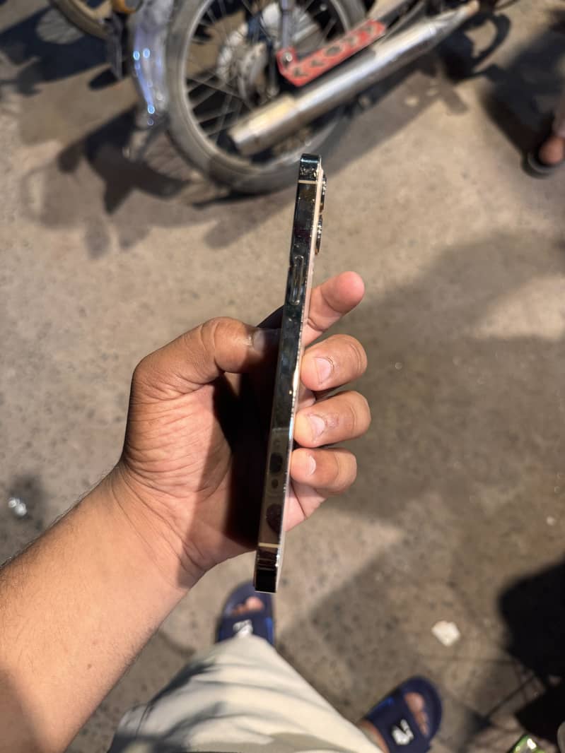 Apple iPhone 12 Pro Max 6