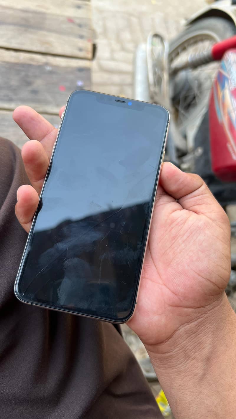 Apple iPhone 11 Pro Max 0