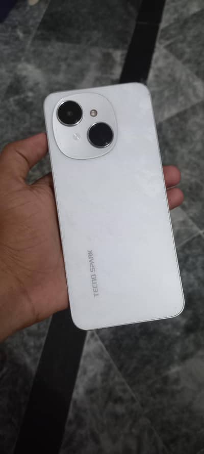 Tecno Spark Go 1